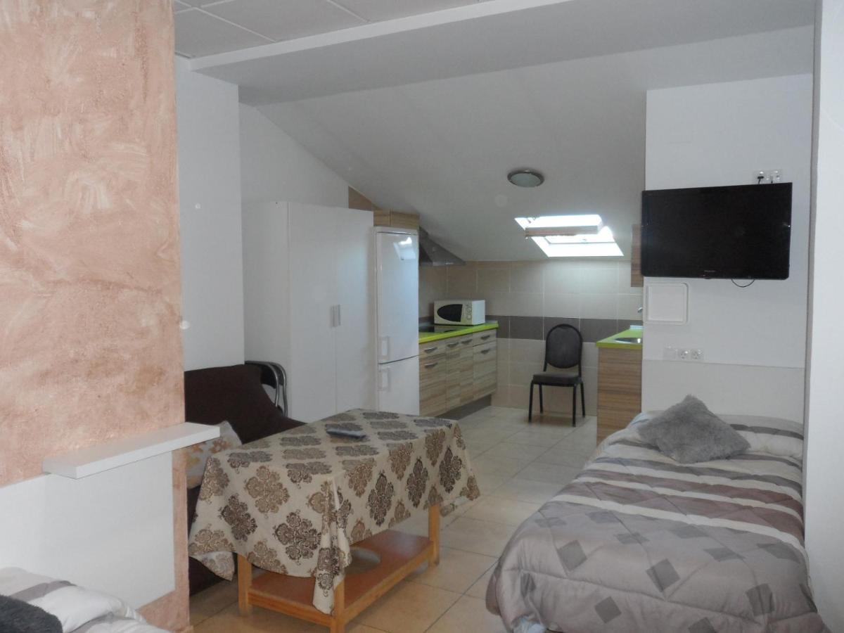 Hostal Via Del Caminante Madrigalejo Exteriér fotografie
