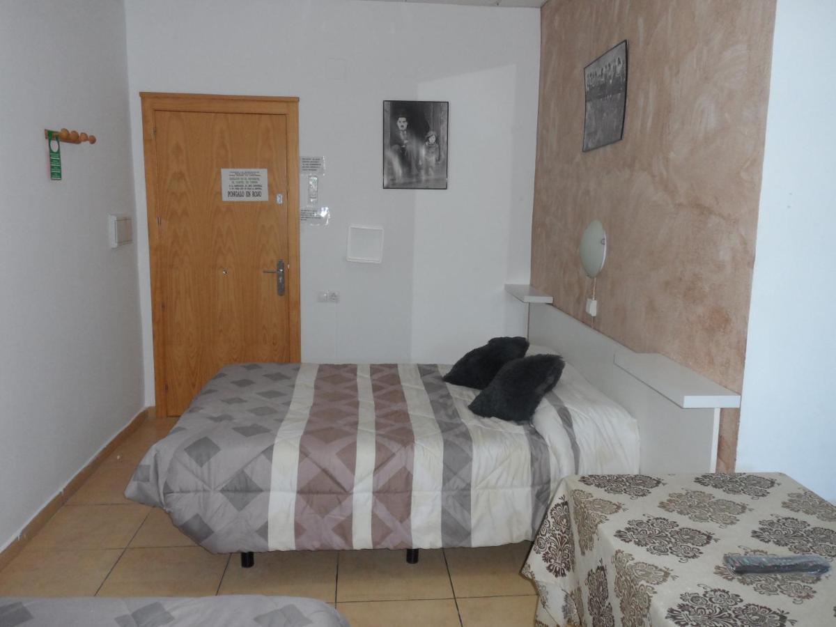 Hostal Via Del Caminante Madrigalejo Exteriér fotografie