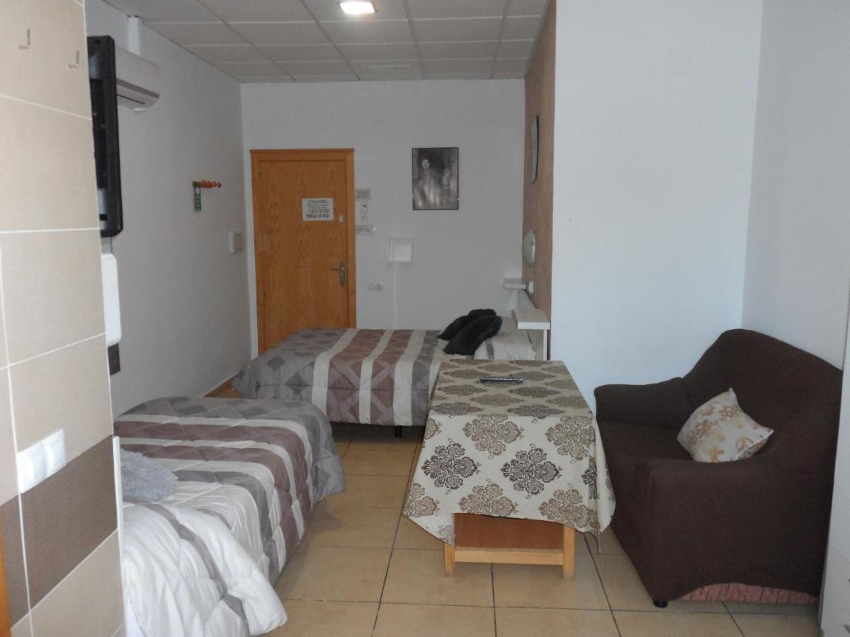 Hostal Via Del Caminante Madrigalejo Exteriér fotografie