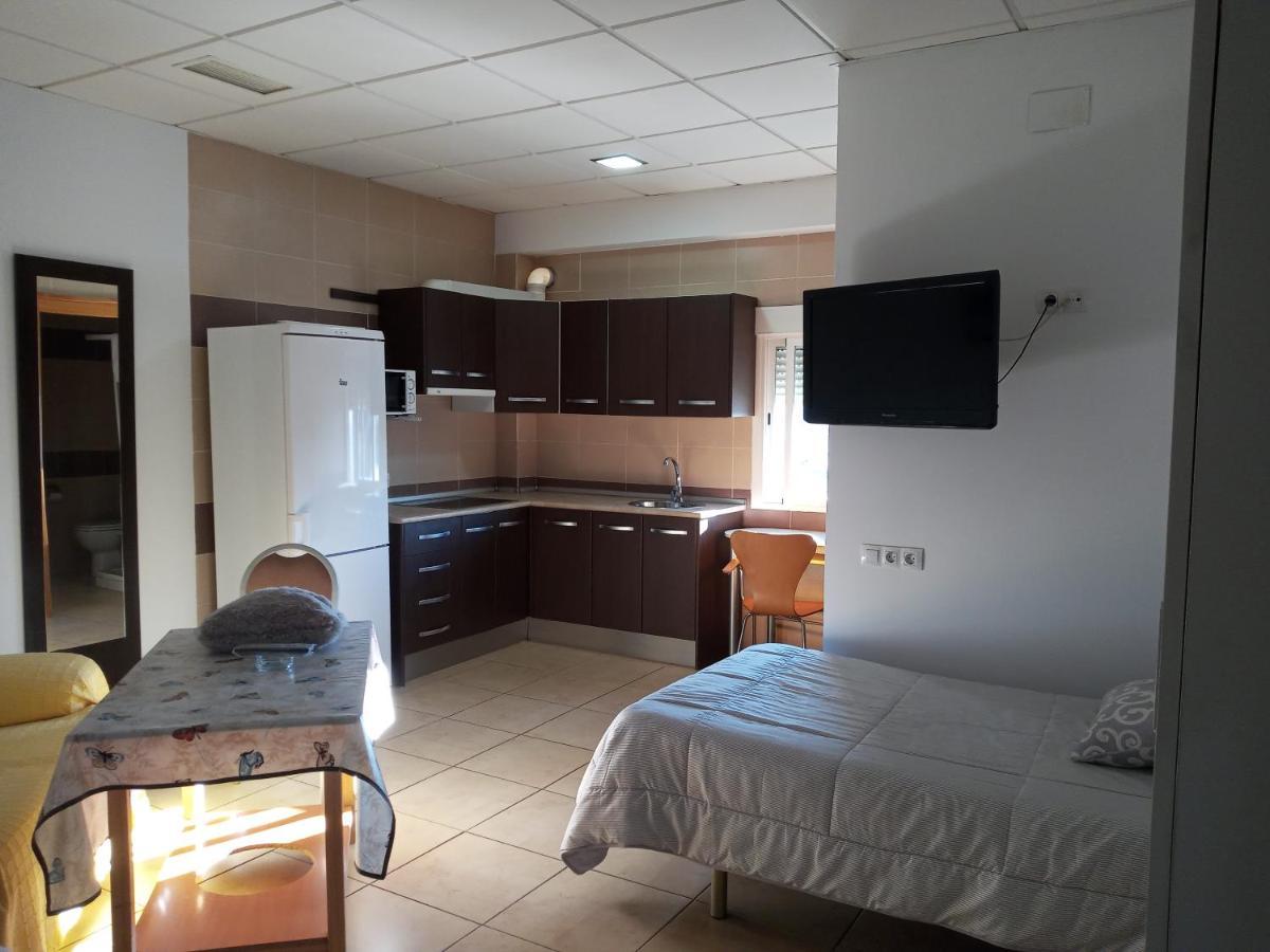 Hostal Via Del Caminante Madrigalejo Exteriér fotografie