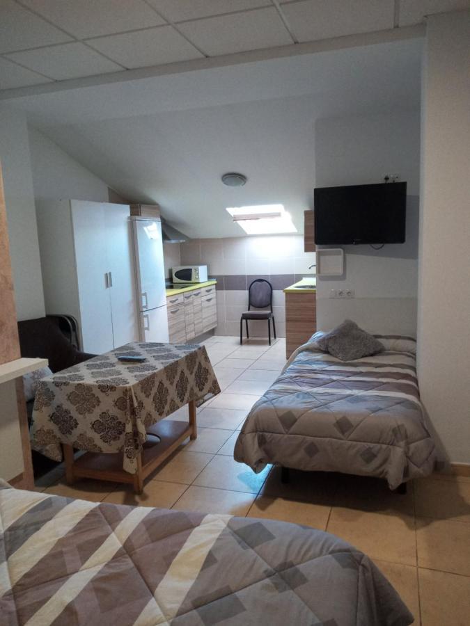 Hostal Via Del Caminante Madrigalejo Exteriér fotografie