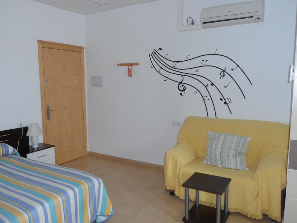 Hostal Via Del Caminante Madrigalejo Exteriér fotografie
