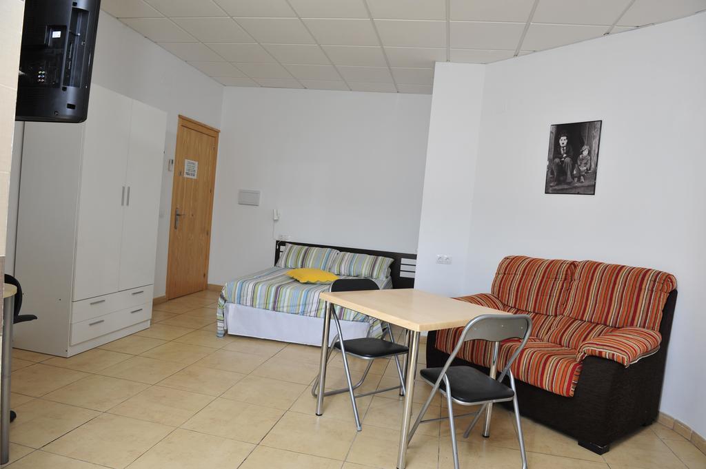 Hostal Via Del Caminante Madrigalejo Exteriér fotografie