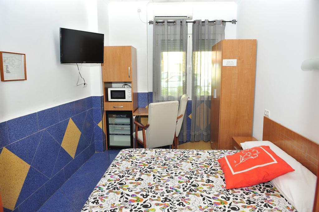 Hostal Via Del Caminante Madrigalejo Exteriér fotografie