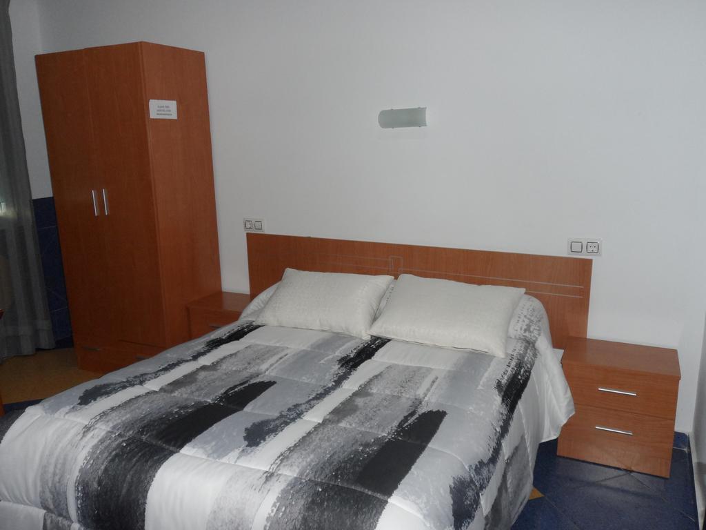 Hostal Via Del Caminante Madrigalejo Exteriér fotografie