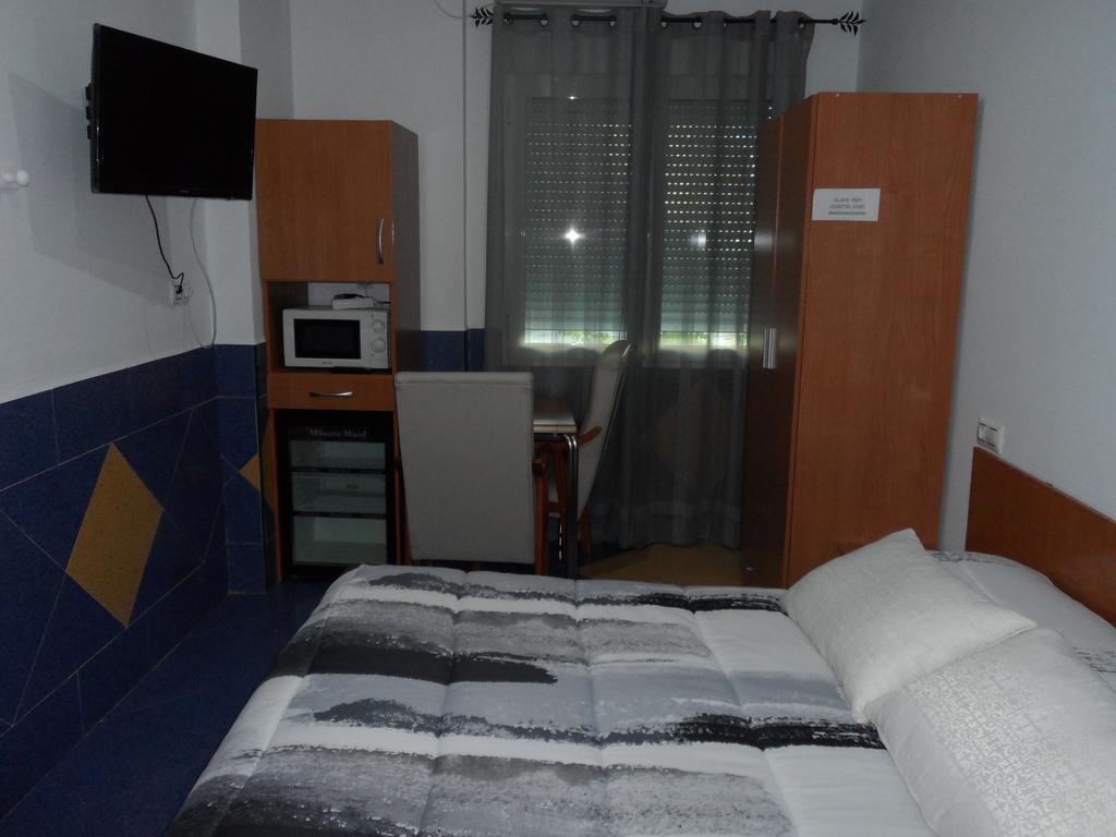 Hostal Via Del Caminante Madrigalejo Exteriér fotografie