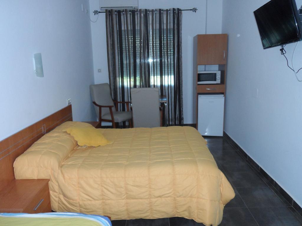 Hostal Via Del Caminante Madrigalejo Exteriér fotografie