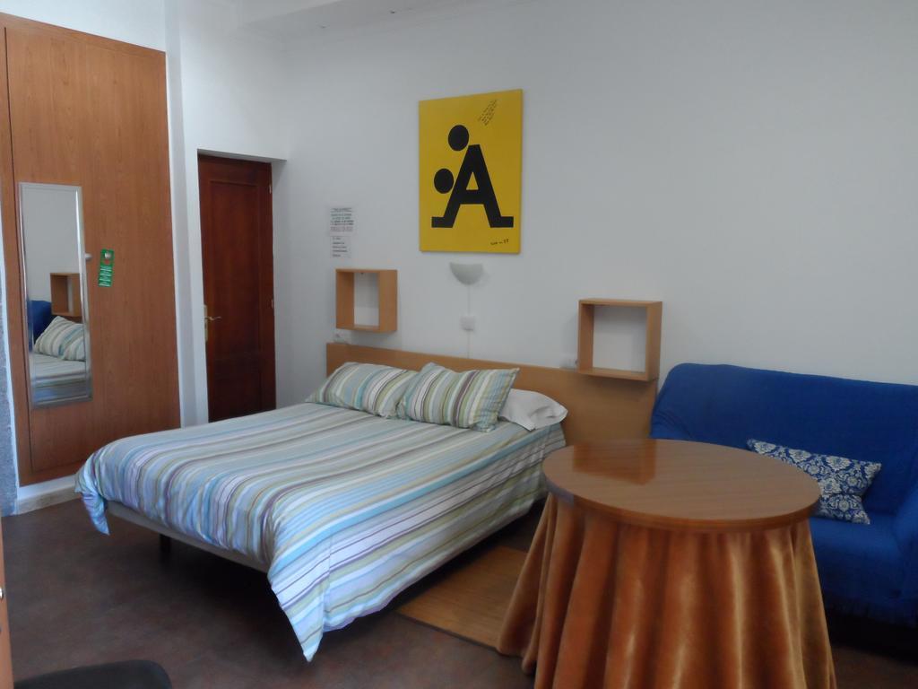 Hostal Via Del Caminante Madrigalejo Exteriér fotografie